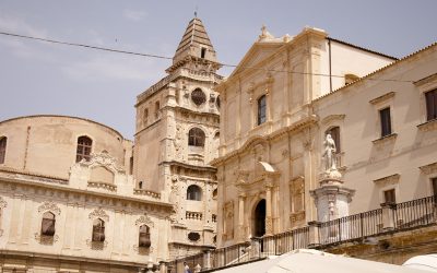 Noto: Patrimonio Unesco tra storie di capinere e cinquanta sfumature di giallo