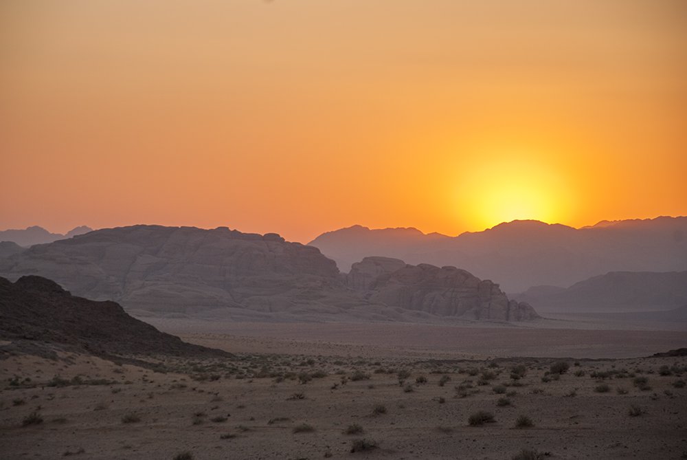 tramondo deserto wadi rum giordania