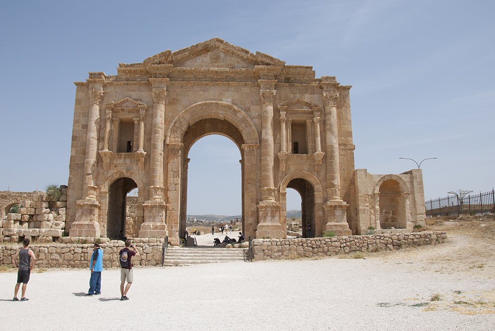 arco di adriano gerasa giordania