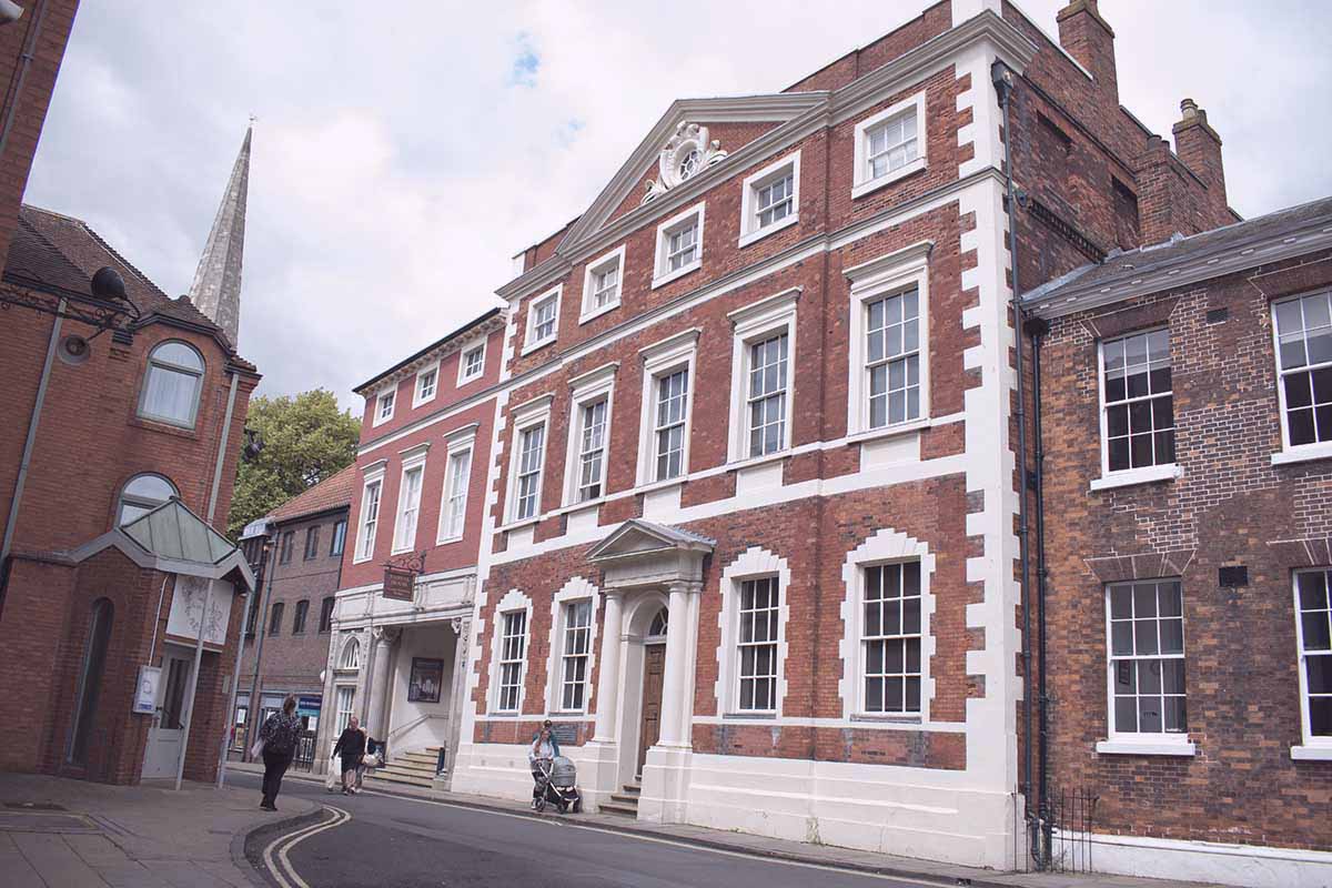 facciata fairfax house