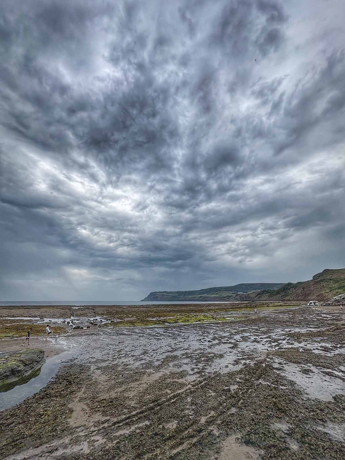 spiaggia robin hood's bay