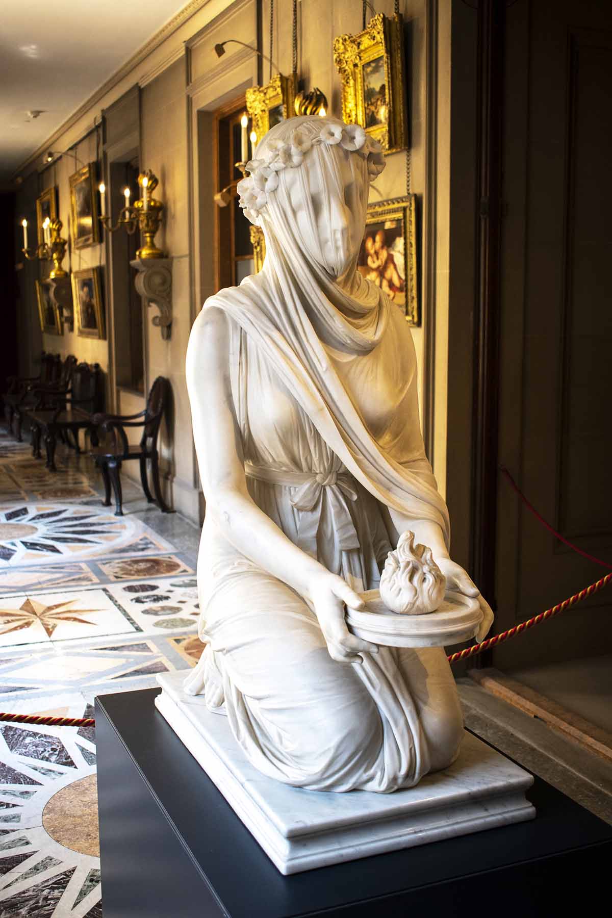 statua antonio monti vestale