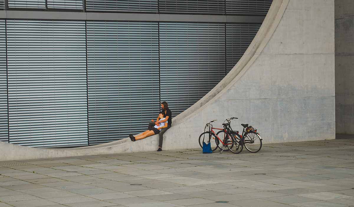biciclette parcheggiate a berlino
