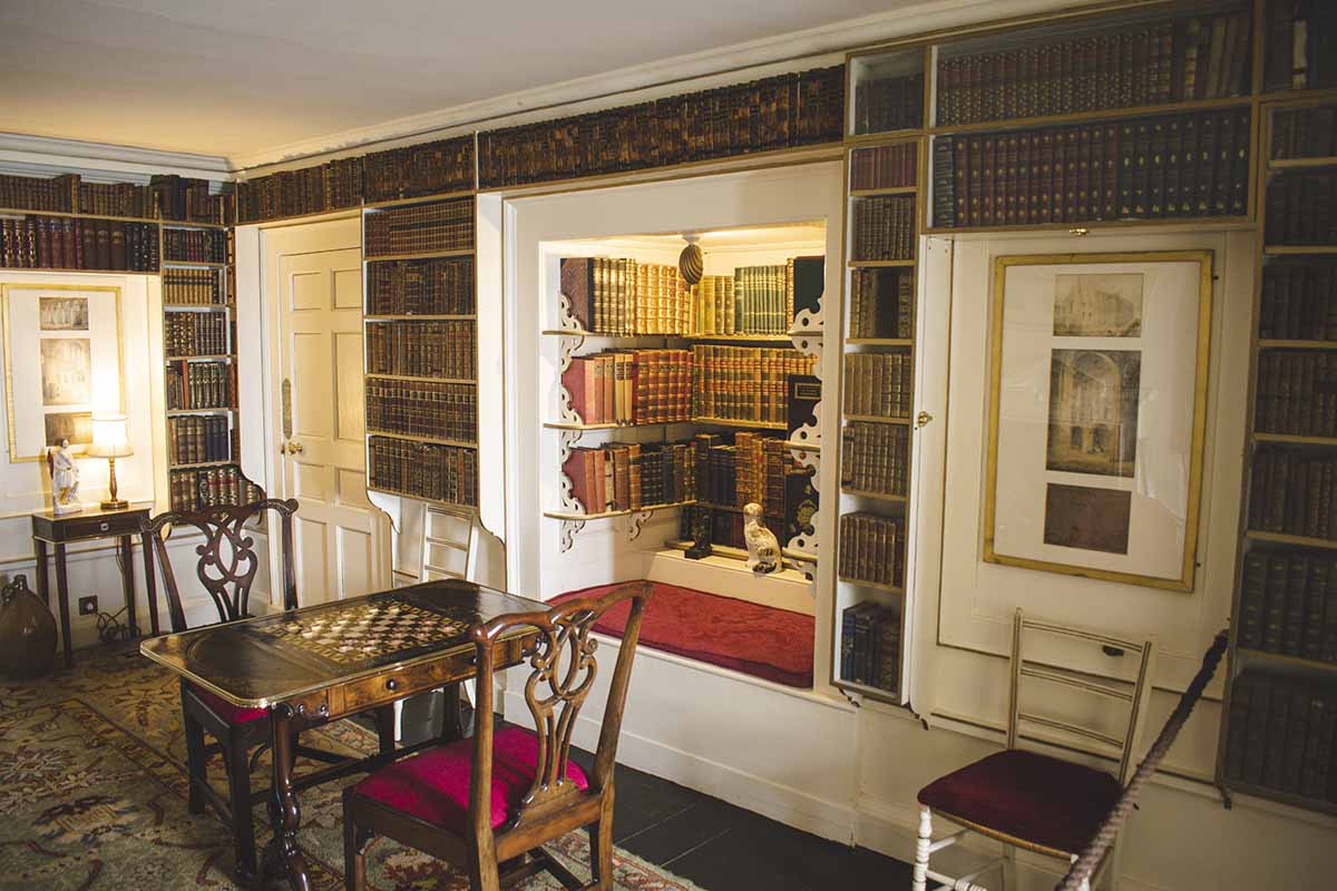 biblioteca interna del castello di st. michael's mount