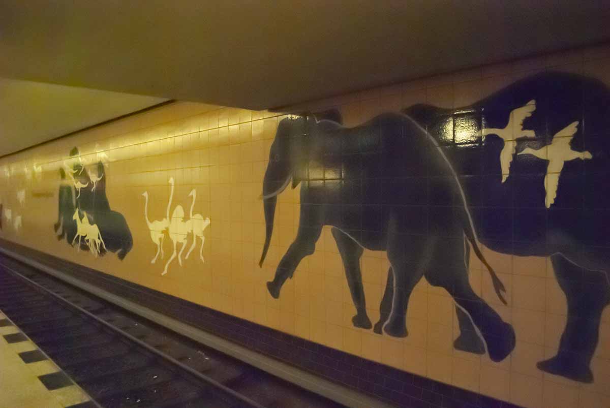 interno della stazione treni zoo di berlino